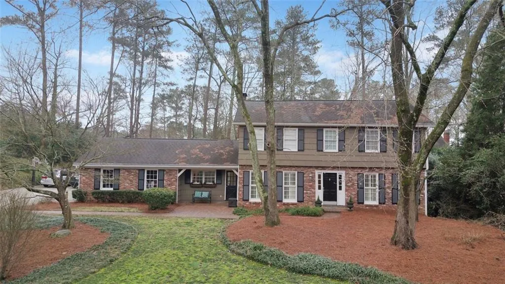 6315 River Overlook Drive, Sandy Springs, Georgia 30328, 5 Bedrooms Bedrooms, ,4 BathroomsBathrooms,Residential,Sold,6315 River Overlook Drive,5968571