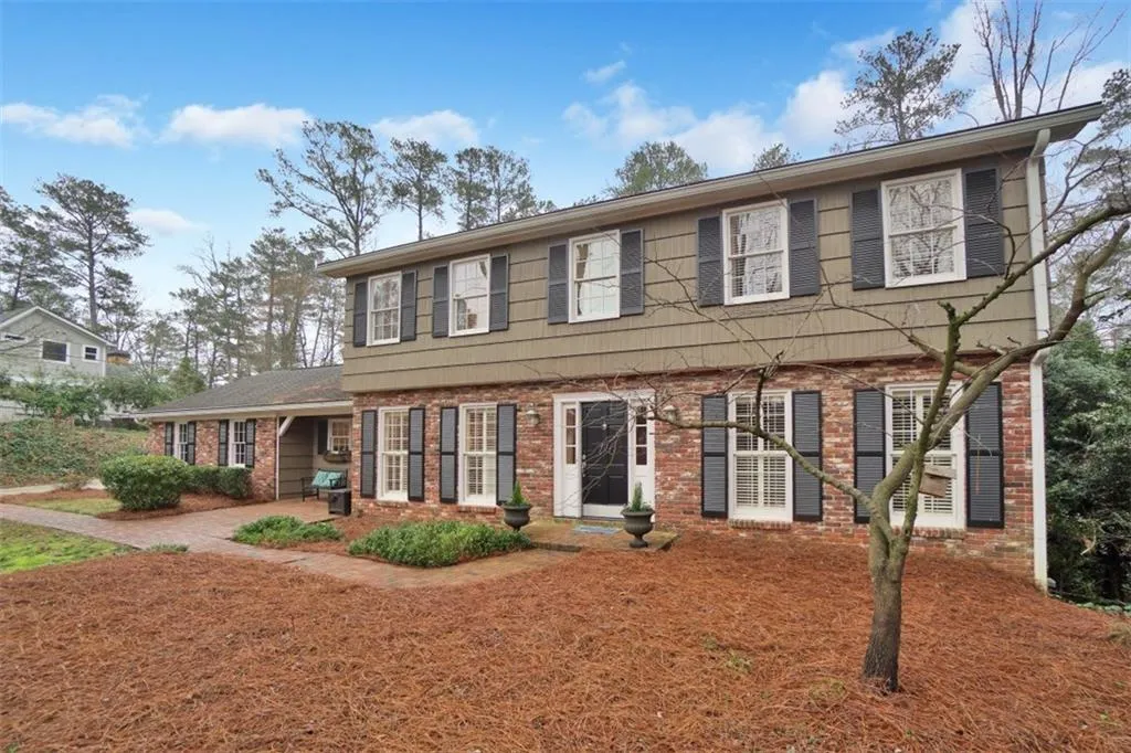 6315 River Overlook Drive, Sandy Springs, Georgia 30328, 5 Bedrooms Bedrooms, ,4 BathroomsBathrooms,Residential,Sold,6315 River Overlook Drive,5968571