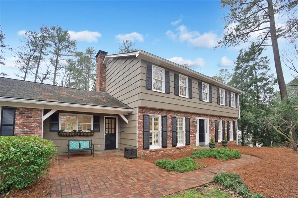 6315 River Overlook Drive, Sandy Springs, Georgia 30328, 5 Bedrooms Bedrooms, ,4 BathroomsBathrooms,Residential,Sold,6315 River Overlook Drive,5968571