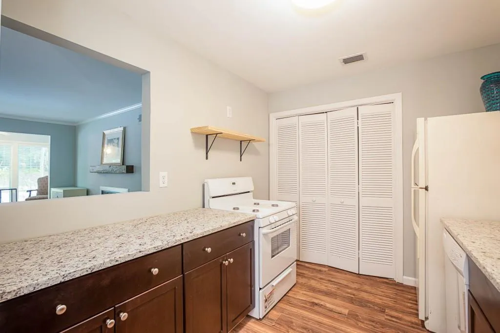 1608 Gettysburg Place Unit 1608, Sandy Springs, Georgia 30350, 2 Bedrooms Bedrooms, ,2 BathroomsBathrooms,Residential,Sold,1608 Gettysburg Place Unit 1608,6013286