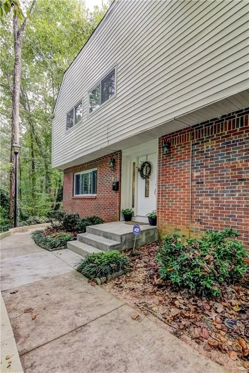7343 Cardigan Circle, Sandy Springs, Georgia 30328, 3 Bedrooms Bedrooms, ,2 BathroomsBathrooms,Residential,Sold,7343 Cardigan Circle,6074667