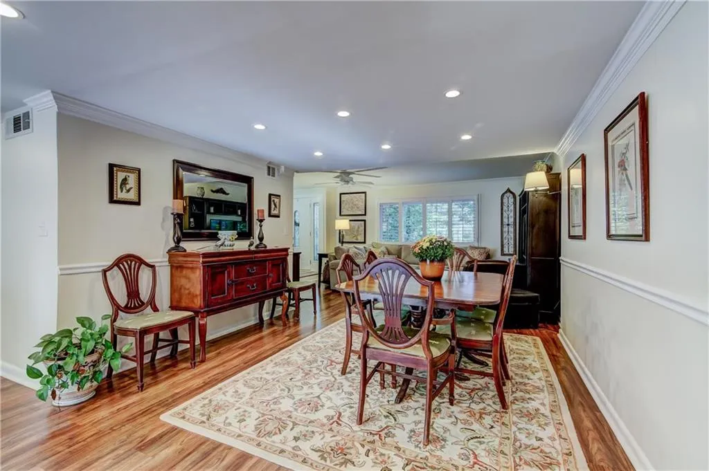 7343 Cardigan Circle, Sandy Springs, Georgia 30328, 3 Bedrooms Bedrooms, ,2 BathroomsBathrooms,Residential,Sold,7343 Cardigan Circle,6074667