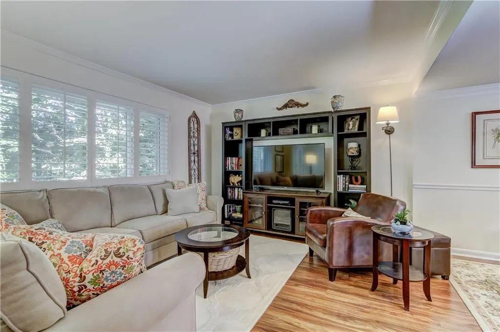 7343 Cardigan Circle, Sandy Springs, Georgia 30328, 3 Bedrooms Bedrooms, ,2 BathroomsBathrooms,Residential,Sold,7343 Cardigan Circle,6074667