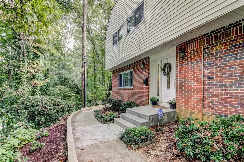 7343 Cardigan Circle, Sandy Springs, Georgia 30328, 3 Bedrooms Bedrooms, ,2 BathroomsBathrooms,Residential,Sold,7343 Cardigan Circle,6074667