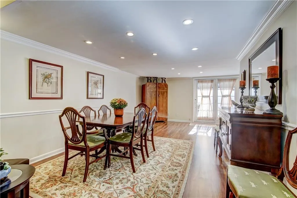 7343 Cardigan Circle, Sandy Springs, Georgia 30328, 3 Bedrooms Bedrooms, ,2 BathroomsBathrooms,Residential,Sold,7343 Cardigan Circle,6074667