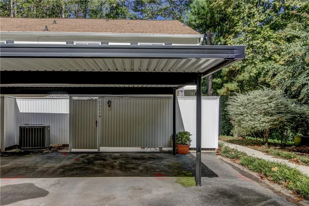 7343 Cardigan Circle, Sandy Springs, Georgia 30328, 3 Bedrooms Bedrooms, ,2 BathroomsBathrooms,Residential,Sold,7343 Cardigan Circle,6074667
