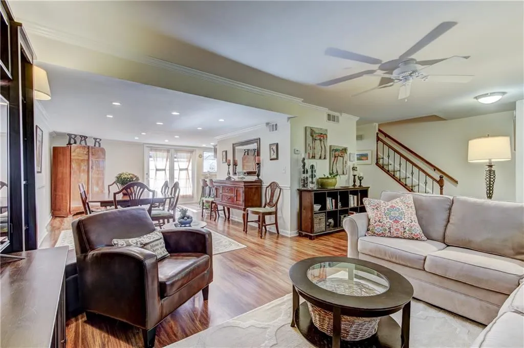 7343 Cardigan Circle, Sandy Springs, Georgia 30328, 3 Bedrooms Bedrooms, ,2 BathroomsBathrooms,Residential,Sold,7343 Cardigan Circle,6074667