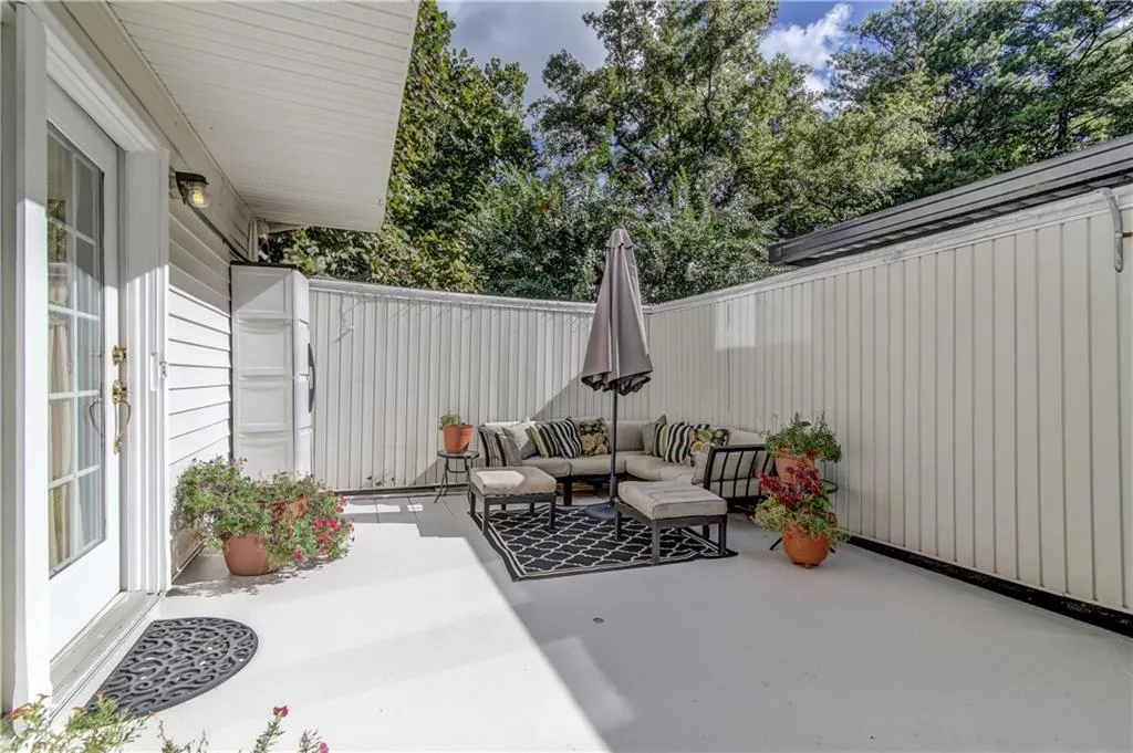 7343 Cardigan Circle, Sandy Springs, Georgia 30328, 3 Bedrooms Bedrooms, ,2 BathroomsBathrooms,Residential,Sold,7343 Cardigan Circle,6074667