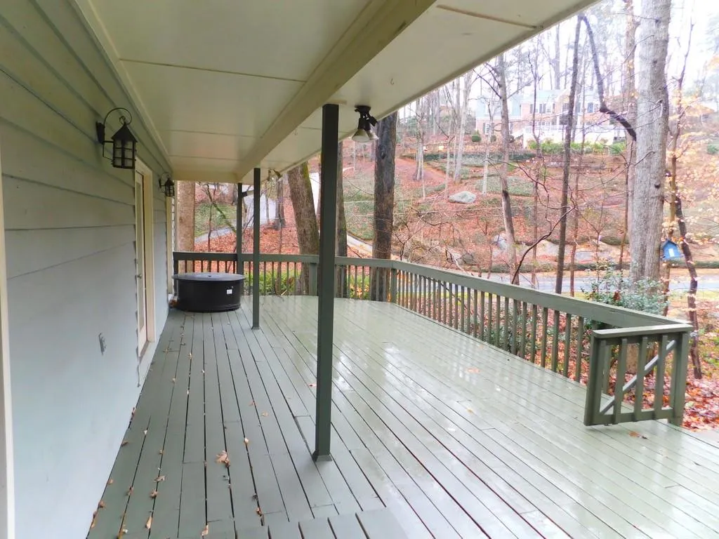 7127 Riverside Drive, Atlanta, Georgia 30328, 5 Bedrooms Bedrooms, ,3 BathroomsBathrooms,Residential,Sold,7127 Riverside Drive,6847195