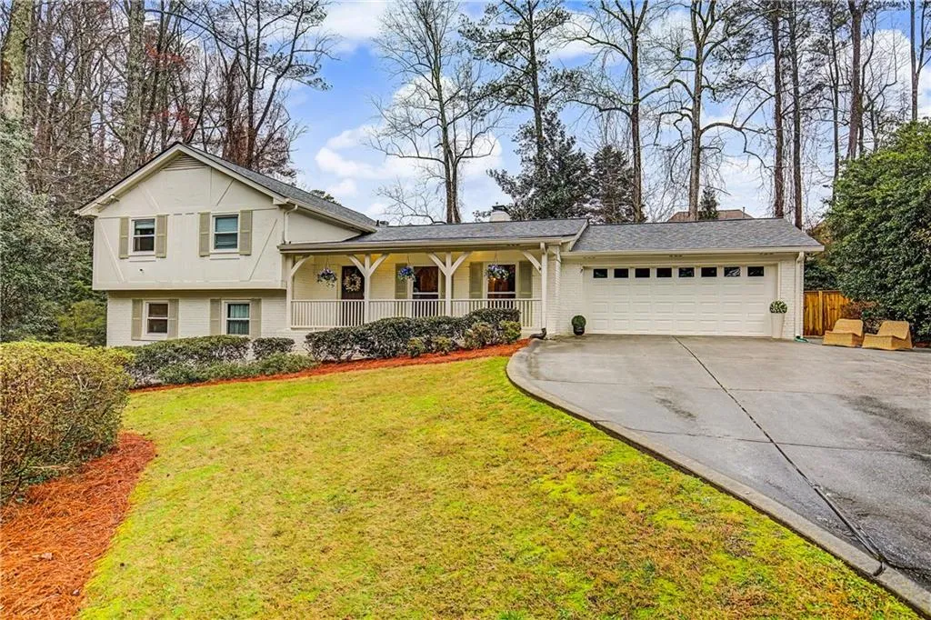 7290 Hunters Branch Drive, Sandy Springs, Georgia 30328, 5 Bedrooms Bedrooms, ,3 BathroomsBathrooms,Residential,For Sale,7290 Hunters Branch Drive,7716398