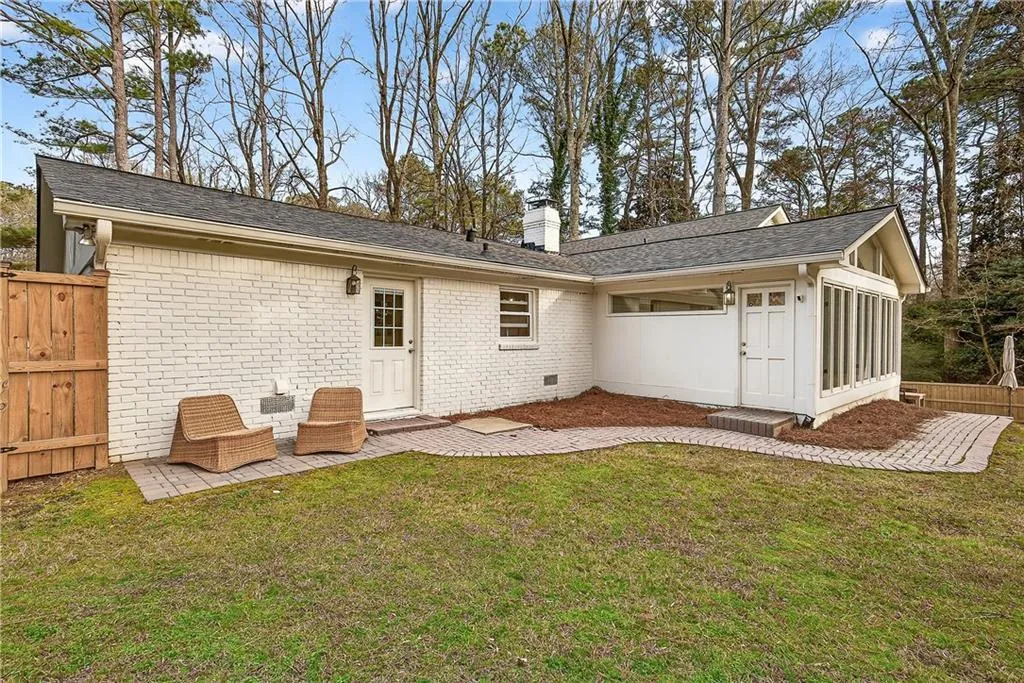 7290 Hunters Branch Drive, Sandy Springs, Georgia 30328, 5 Bedrooms Bedrooms, ,3 BathroomsBathrooms,Residential,Sold,7290 Hunters Branch Drive,7716398