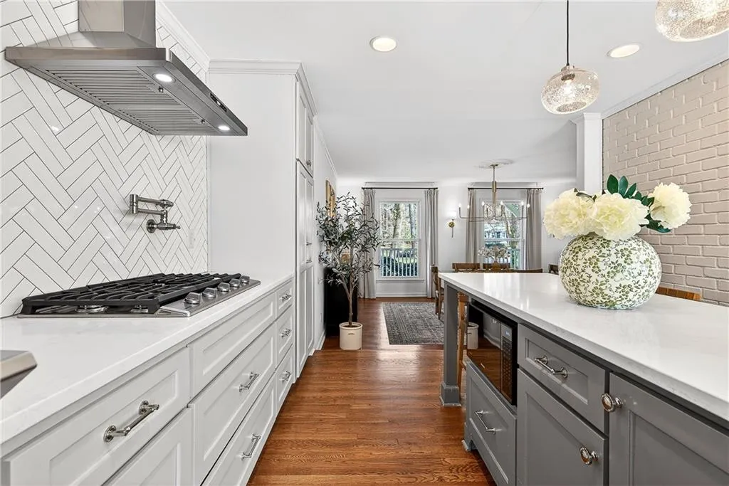 7290 Hunters Branch Drive, Sandy Springs, Georgia 30328, 5 Bedrooms Bedrooms, ,3 BathroomsBathrooms,Residential,Sold,7290 Hunters Branch Drive,7716398