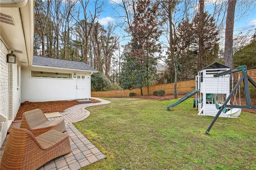 7290 Hunters Branch Drive, Sandy Springs, Georgia 30328, 5 Bedrooms Bedrooms, ,3 BathroomsBathrooms,Residential,Sold,7290 Hunters Branch Drive,7716398