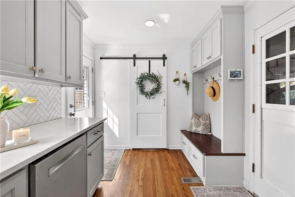 7290 Hunters Branch Drive, Sandy Springs, Georgia 30328, 5 Bedrooms Bedrooms, ,3 BathroomsBathrooms,Residential,Sold,7290 Hunters Branch Drive,7716398