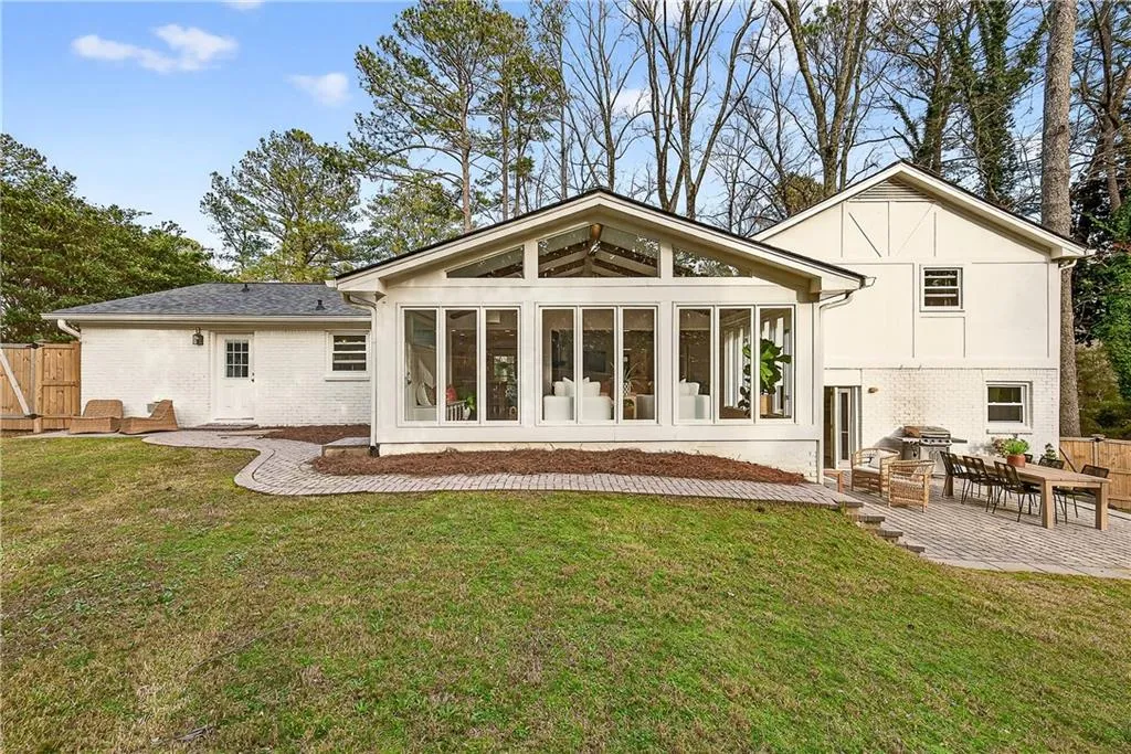 7290 Hunters Branch Drive, Sandy Springs, Georgia 30328, 5 Bedrooms Bedrooms, ,3 BathroomsBathrooms,Residential,Sold,7290 Hunters Branch Drive,7716398