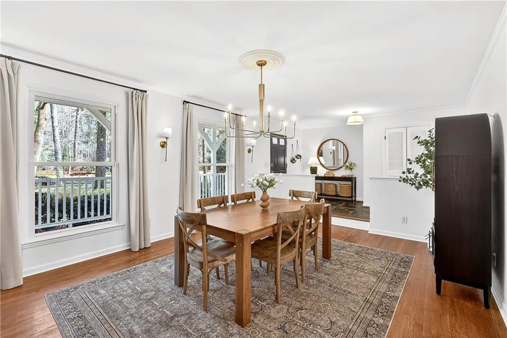 7290 Hunters Branch Drive, Sandy Springs, Georgia 30328, 5 Bedrooms Bedrooms, ,3 BathroomsBathrooms,Residential,Sold,7290 Hunters Branch Drive,7716398