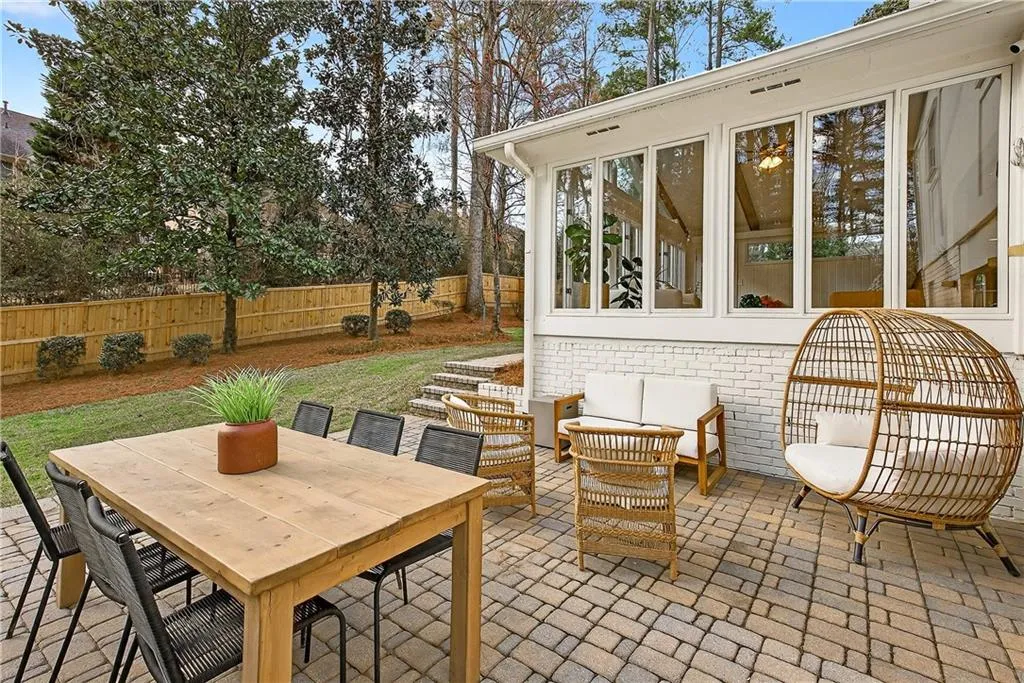 7290 Hunters Branch Drive, Sandy Springs, Georgia 30328, 5 Bedrooms Bedrooms, ,3 BathroomsBathrooms,Residential,Sold,7290 Hunters Branch Drive,7716398