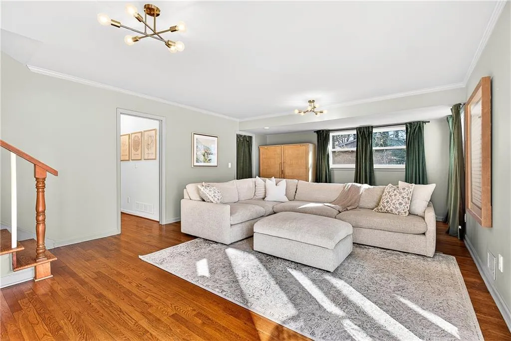 7290 Hunters Branch Drive, Sandy Springs, Georgia 30328, 5 Bedrooms Bedrooms, ,3 BathroomsBathrooms,Residential,Sold,7290 Hunters Branch Drive,7716398