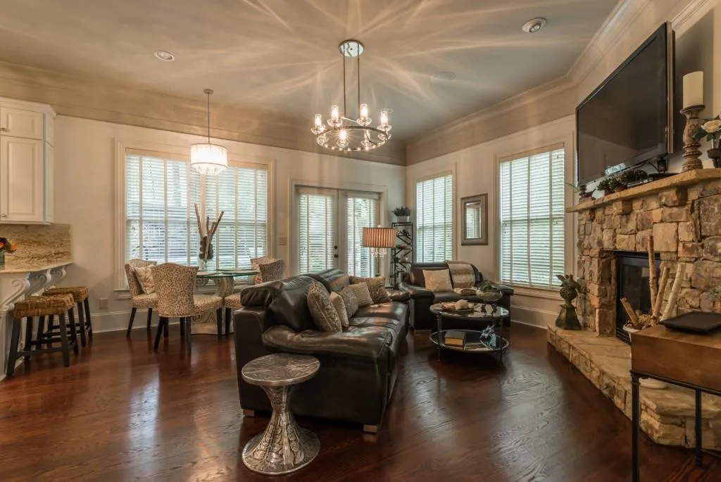 5332 Greenland Road Unit 101, Sandy Springs, Georgia 30342, 4 Bedrooms Bedrooms, ,3 BathroomsBathrooms,Residential,Sold,5332 Greenland Road Unit 101,5612235