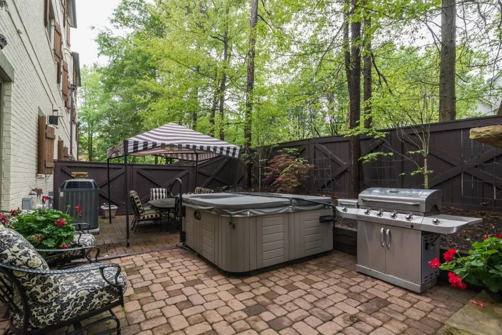 5332 Greenland Road Unit 101, Sandy Springs, Georgia 30342, 4 Bedrooms Bedrooms, ,3 BathroomsBathrooms,Residential,Sold,5332 Greenland Road Unit 101,5612235