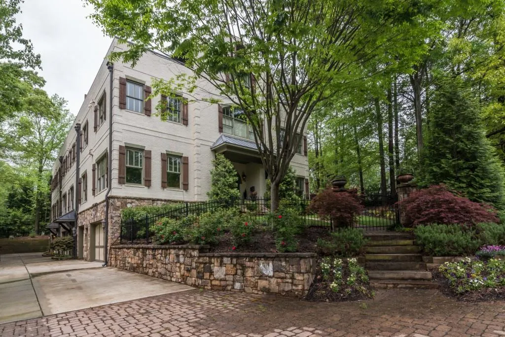 5332 Greenland Road Unit 101, Sandy Springs, Georgia 30342, 4 Bedrooms Bedrooms, ,3 BathroomsBathrooms,Residential,Sold,5332 Greenland Road Unit 101,5612235