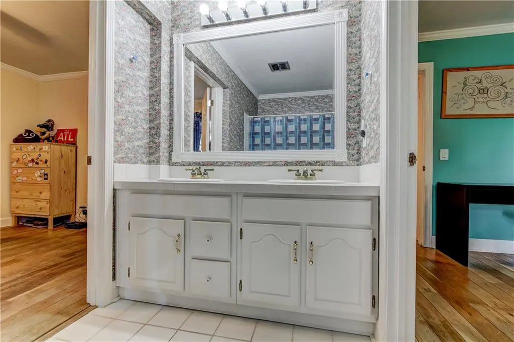 620 Wyncourtney Drive, Sandy Springs, Georgia 30328, 4 Bedrooms Bedrooms, ,3 BathroomsBathrooms,Residential,Sold,620 Wyncourtney Drive,5977109