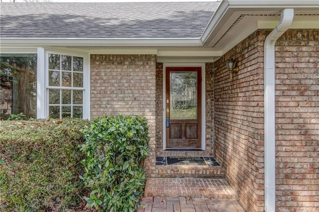 620 Wyncourtney Drive, Sandy Springs, Georgia 30328, 4 Bedrooms Bedrooms, ,3 BathroomsBathrooms,Residential,Sold,620 Wyncourtney Drive,5977109