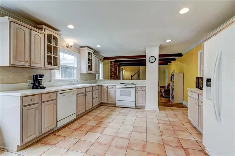 620 Wyncourtney Drive, Sandy Springs, Georgia 30328, 4 Bedrooms Bedrooms, ,3 BathroomsBathrooms,Residential,Sold,620 Wyncourtney Drive,5977109