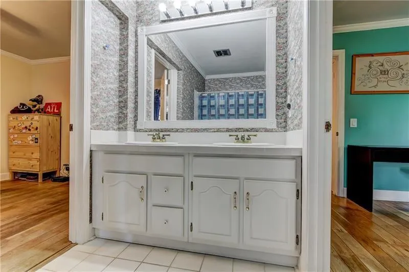 620 Wyncourtney Drive, Sandy Springs, Georgia 30328, 4 Bedrooms Bedrooms, ,3 BathroomsBathrooms,Residential,Sold,620 Wyncourtney Drive,5977109