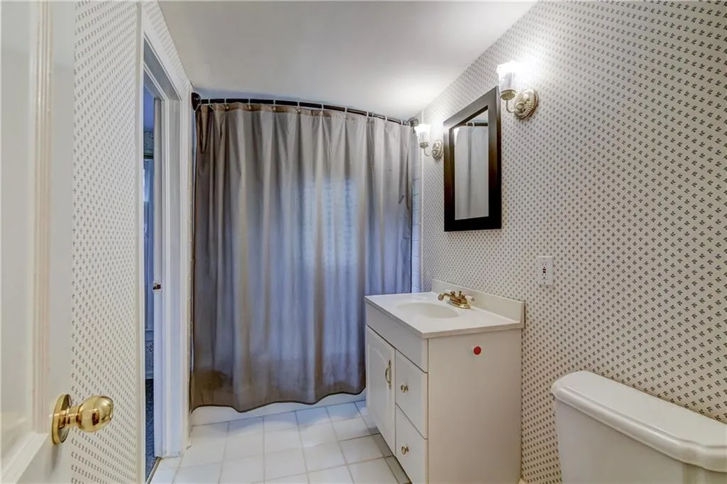620 Wyncourtney Drive, Sandy Springs, Georgia 30328, 4 Bedrooms Bedrooms, ,3 BathroomsBathrooms,Residential,Sold,620 Wyncourtney Drive,5977109
