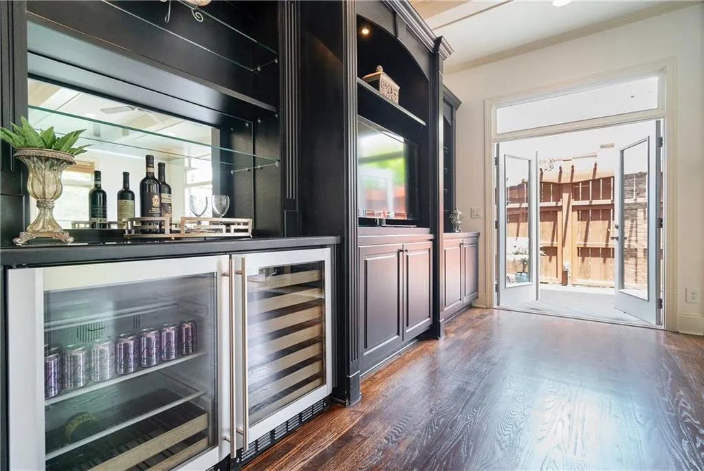 679 Lockton Place, Atlanta, Georgia 30342, 4 Bedrooms Bedrooms, ,4 BathroomsBathrooms,Residential,Sold,679 Lockton Place,5951654