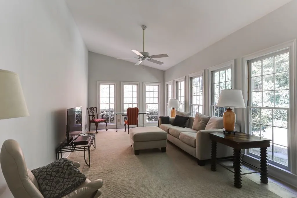 110 Grosvenor Place, Sandy Springs, Georgia 30328, 3 Bedrooms Bedrooms, ,2 BathroomsBathrooms,Residential,Sold,110 Grosvenor Place,6529970