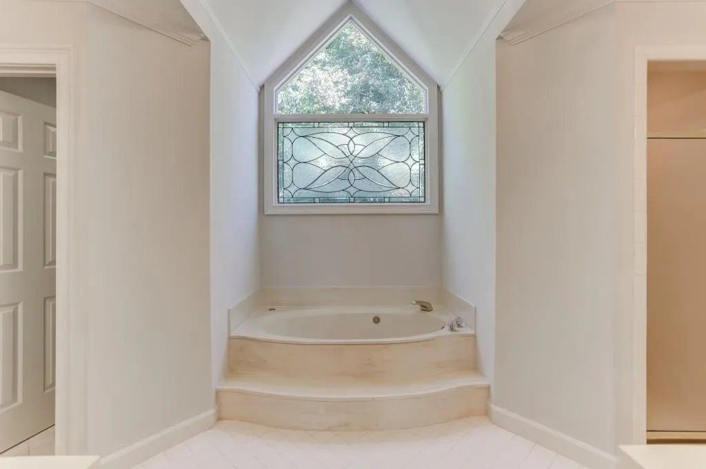 110 Grosvenor Place, Sandy Springs, Georgia 30328, 3 Bedrooms Bedrooms, ,2 BathroomsBathrooms,Residential,Sold,110 Grosvenor Place,6529970
