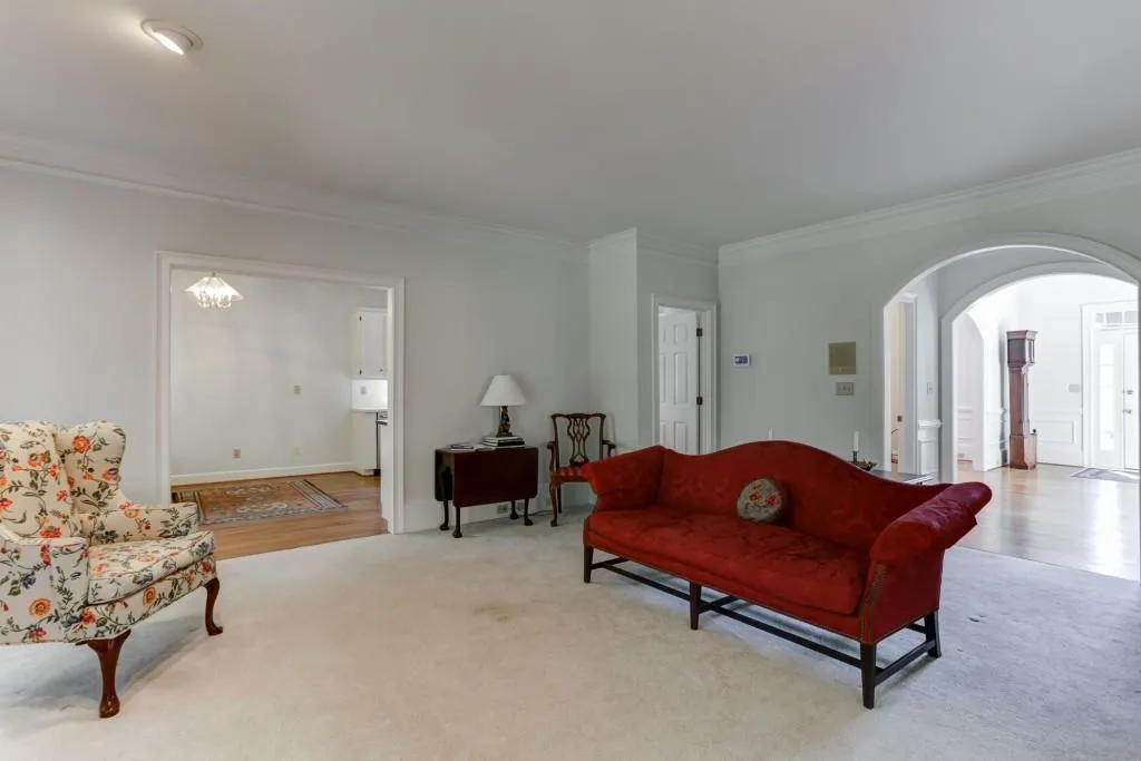 110 Grosvenor Place, Sandy Springs, Georgia 30328, 3 Bedrooms Bedrooms, ,2 BathroomsBathrooms,Residential,Sold,110 Grosvenor Place,6529970