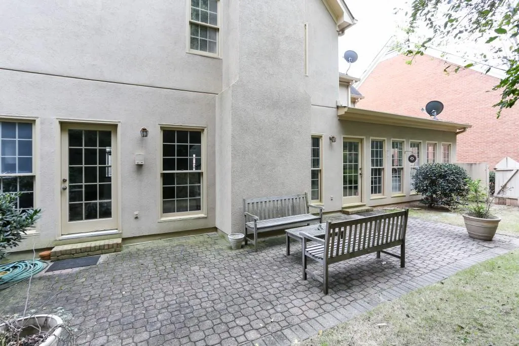 110 Grosvenor Place, Sandy Springs, Georgia 30328, 3 Bedrooms Bedrooms, ,2 BathroomsBathrooms,Residential,Sold,110 Grosvenor Place,6529970