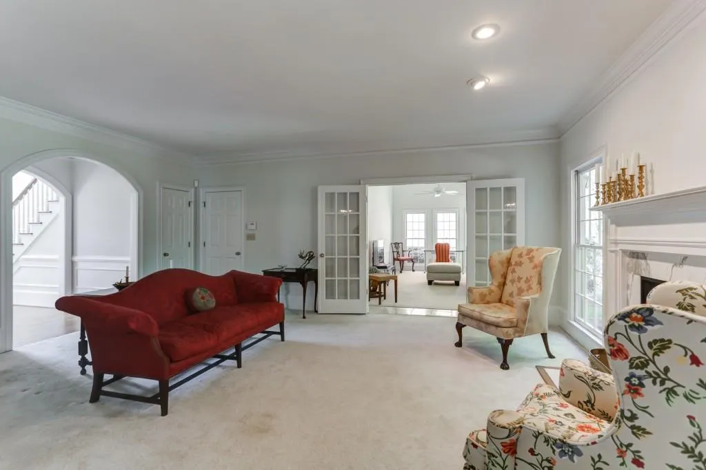 110 Grosvenor Place, Sandy Springs, Georgia 30328, 3 Bedrooms Bedrooms, ,2 BathroomsBathrooms,Residential,Sold,110 Grosvenor Place,6529970