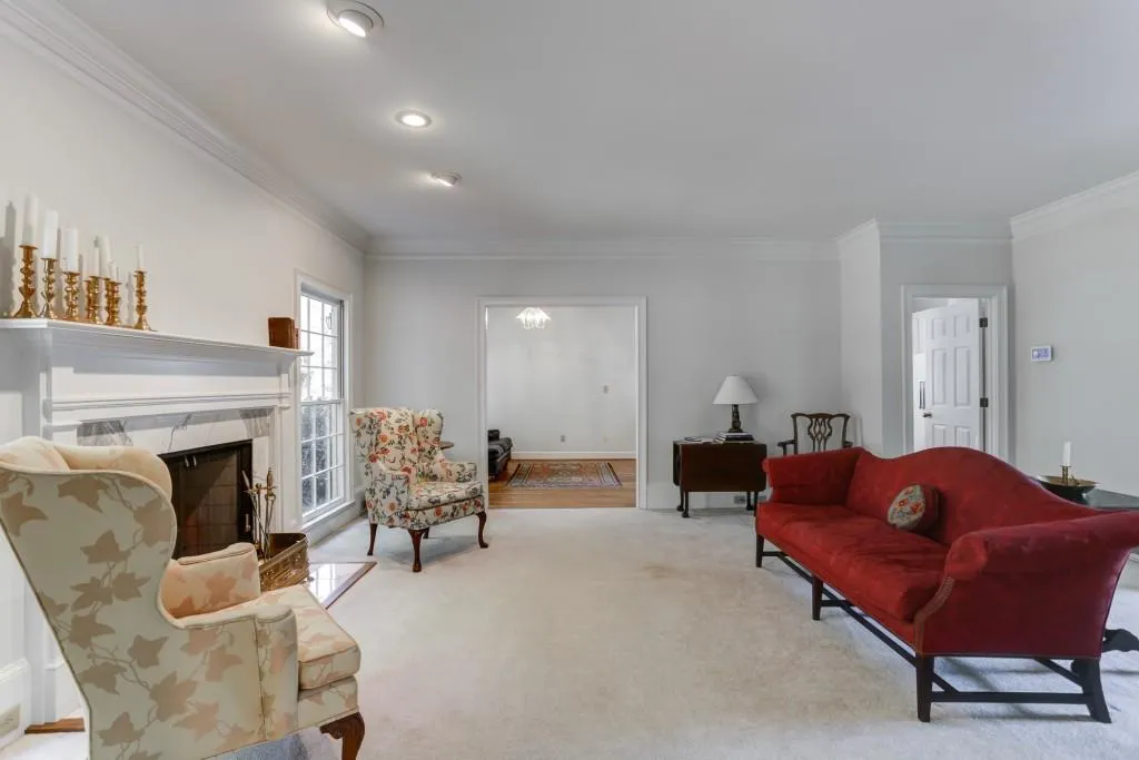 110 Grosvenor Place, Sandy Springs, Georgia 30328, 3 Bedrooms Bedrooms, ,2 BathroomsBathrooms,Residential,Sold,110 Grosvenor Place,6529970