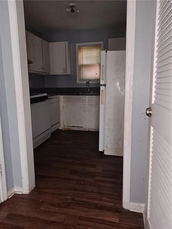 5643 Kingsport Drive, Sandy Springs, Georgia 30342, 2 Bedrooms Bedrooms, ,1 BathroomBathrooms,Residential,Sold,5643 Kingsport Drive,6937926