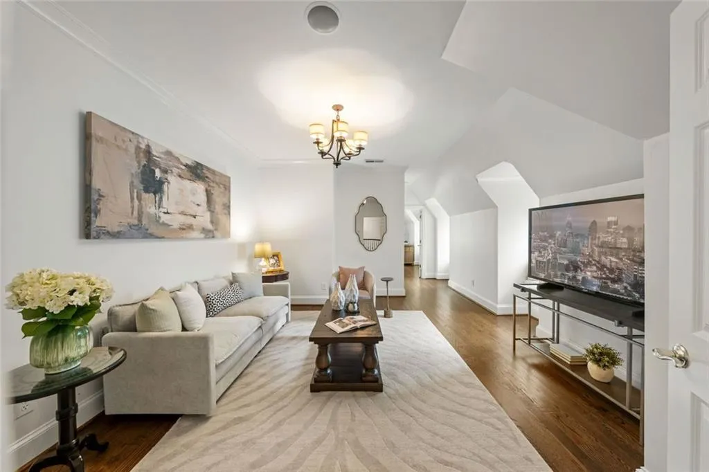 In-law suite with sitting room, walk in closet and ensuite bath