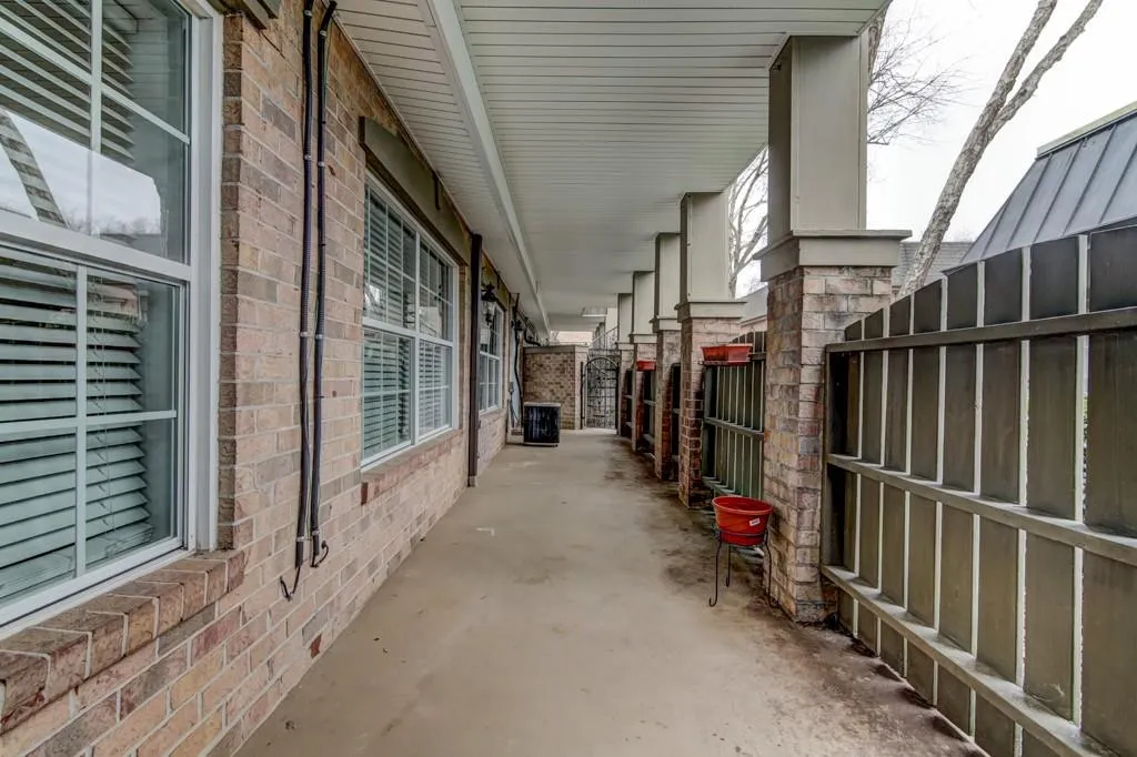 6980 Roswell Road Unit K12, Sandy Springs, Georgia 30328, 2 Bedrooms Bedrooms, ,1 BathroomBathrooms,Residential,Sold,6980 Roswell Road Unit K12,6118097
