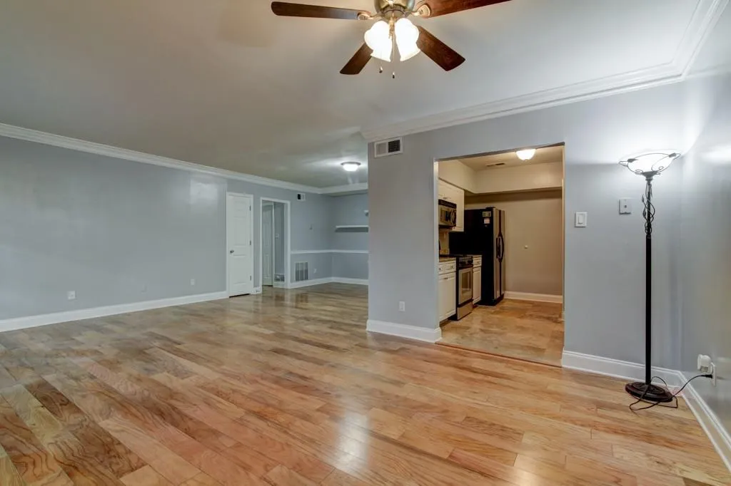 6980 Roswell Road Unit K12, Sandy Springs, Georgia 30328, 2 Bedrooms Bedrooms, ,1 BathroomBathrooms,Residential,Sold,6980 Roswell Road Unit K12,6118097