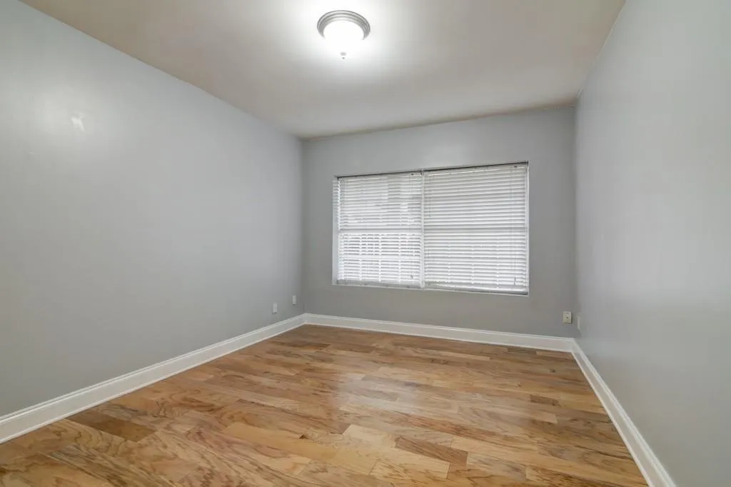 6980 Roswell Road Unit K12, Sandy Springs, Georgia 30328, 2 Bedrooms Bedrooms, ,1 BathroomBathrooms,Residential,Sold,6980 Roswell Road Unit K12,6118097