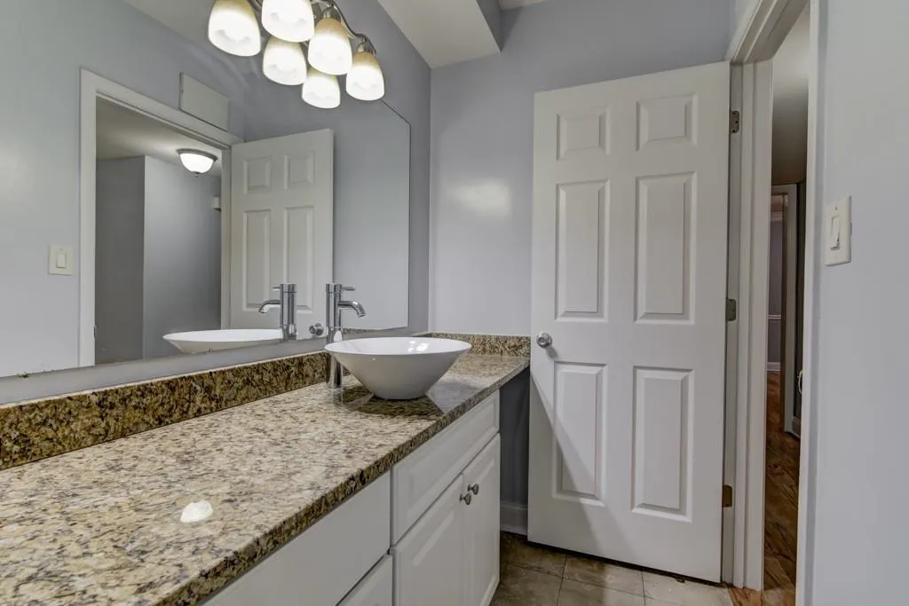 6980 Roswell Road Unit K12, Sandy Springs, Georgia 30328, 2 Bedrooms Bedrooms, ,1 BathroomBathrooms,Residential,Sold,6980 Roswell Road Unit K12,6118097