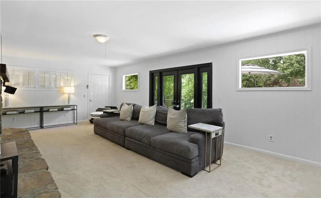 6420 N Hampton Drive, Sandy Springs, Georgia 30328, 4 Bedrooms Bedrooms, ,4 BathroomsBathrooms,Residential,Sold,6420 N Hampton Drive,6878810