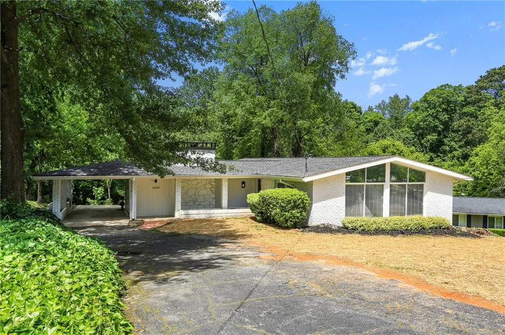 6420 N Hampton Drive, Sandy Springs, Georgia 30328, 4 Bedrooms Bedrooms, ,4 BathroomsBathrooms,Residential,Sold,6420 N Hampton Drive,6878810
