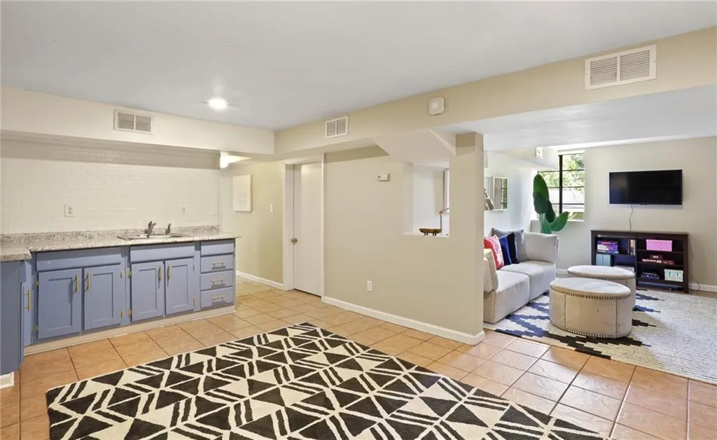 6420 N Hampton Drive, Sandy Springs, Georgia 30328, 4 Bedrooms Bedrooms, ,4 BathroomsBathrooms,Residential,Sold,6420 N Hampton Drive,6878810