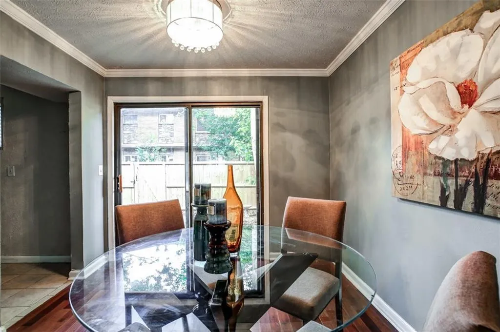 120 Biscayne Drive Nw Unit B5, Atlanta, Georgia 30309, 2 Bedrooms Bedrooms, ,1 BathroomBathrooms,Residential,Sold,120 Biscayne Drive Nw Unit B5,5879335