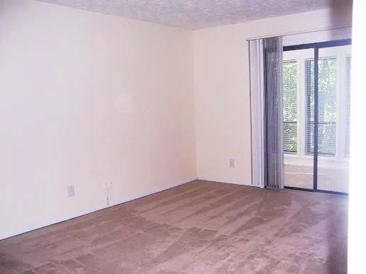 9400 Roberts Drive Unit 2h, Atlanta, Georgia 30350, 1 Bedroom Bedrooms, ,1 BathroomBathrooms,Residential,Sold,9400 Roberts Drive Unit 2h,5869586