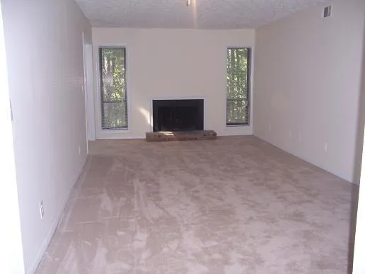 9400 Roberts Drive Unit 2h, Atlanta, Georgia 30350, 1 Bedroom Bedrooms, ,1 BathroomBathrooms,Residential,Sold,9400 Roberts Drive Unit 2h,5869586