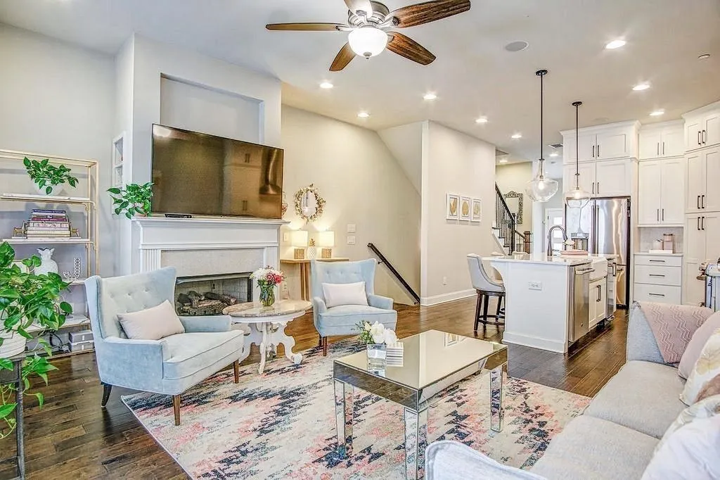 4220 Deming Circle, Atlanta, Georgia 30342, 3 Bedrooms Bedrooms, ,3 BathroomsBathrooms,Residential,Sold,4220 Deming Circle,7087573